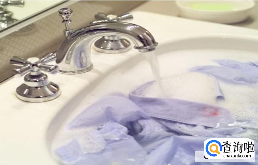 如何轻松清洗衣服上的血渍