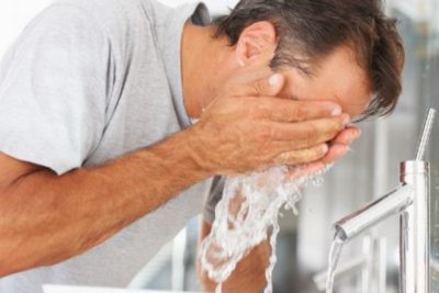 洗脸的正确方法