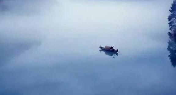 从容不迫的意思是什么