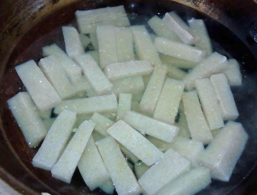 魔芋烧鸭子的做法 川菜