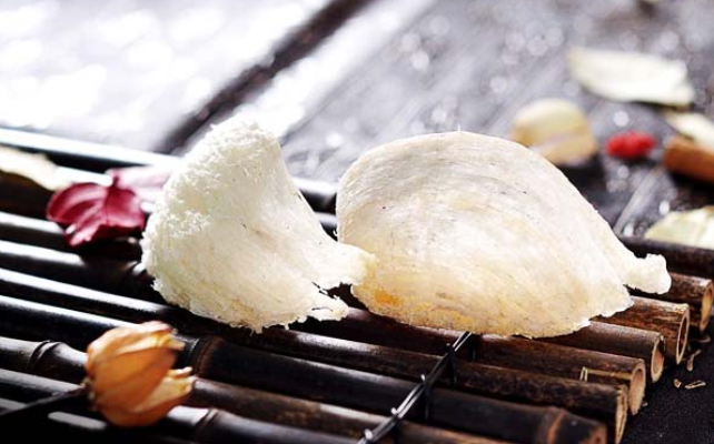 吃的燕窝真的是燕子的窝吗？