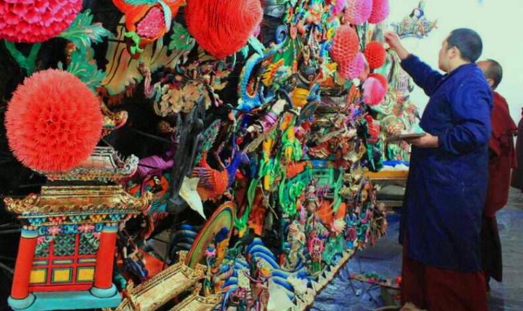 酥油花灯节的由来