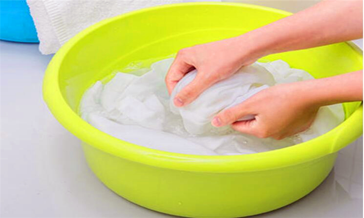 用开水能让衣服缩水吗