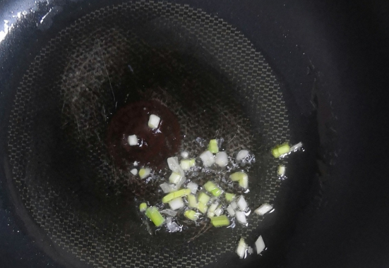 一粒一粒的黄金蛋炒饭做法