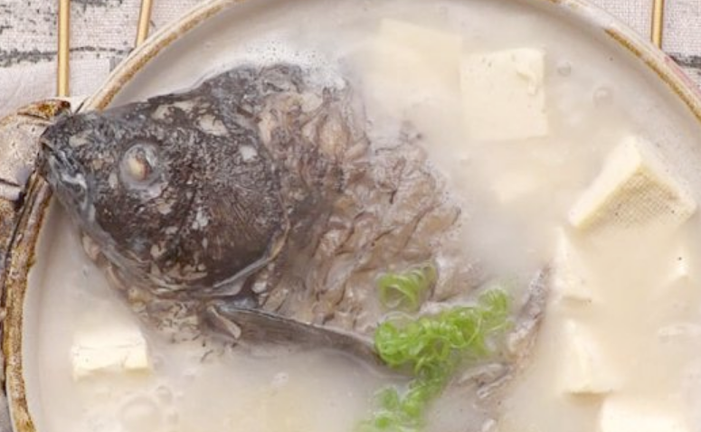 鲫鱼豆腐汤的做法