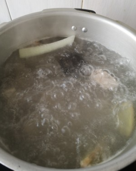 排骨汤的做法