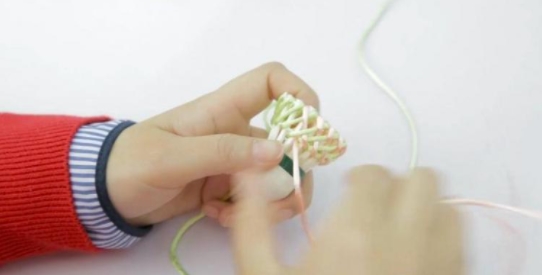 如何自己用羽毛球制作小挂饰