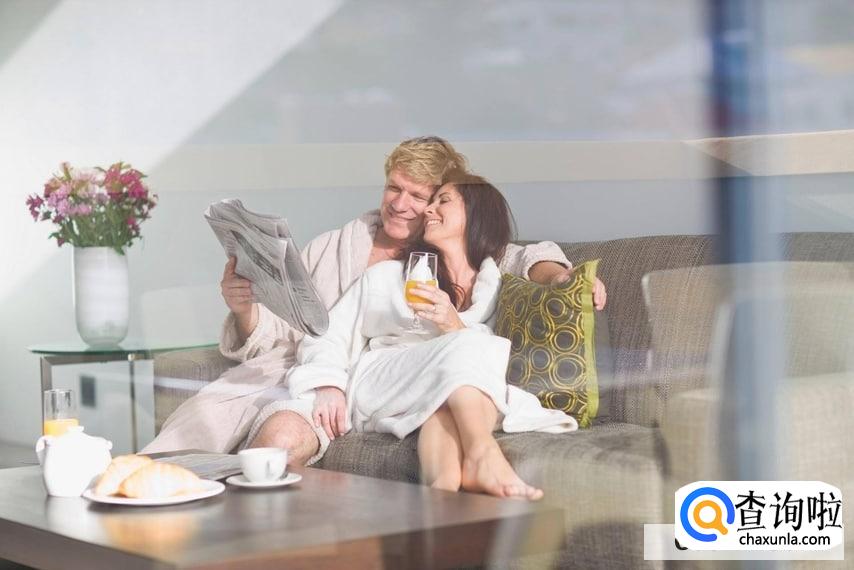 爱人出轨应不应该直接离婚