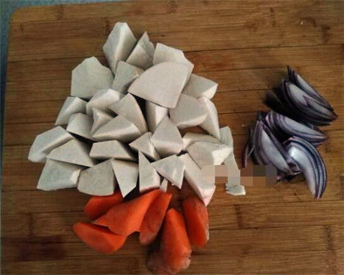 牛腩炖芋头的家常做法