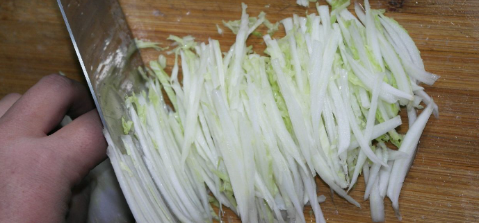 凉拌白菜丝怎么拌好吃窍门