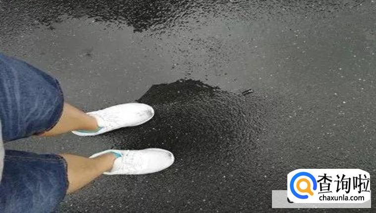 怎么快速干下雨天的鞋子 