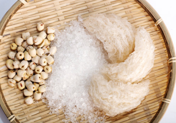 吃的燕窝真的是燕子的窝吗？