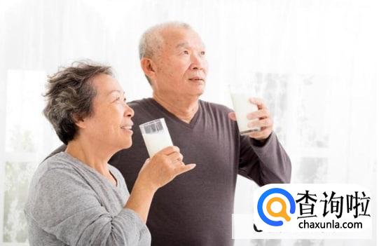 喝牛奶能同时吃鸡蛋吗