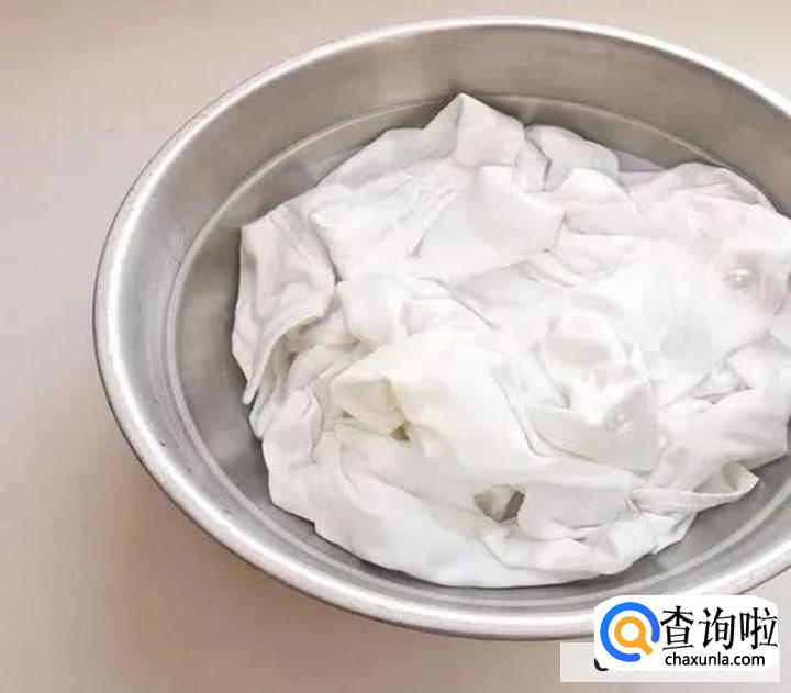 白色衣服的洗涤方法