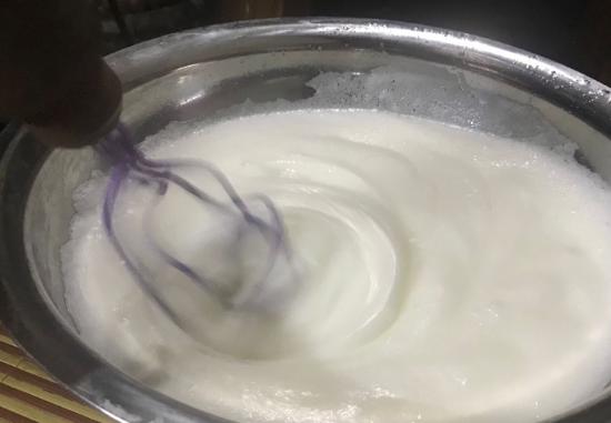 怎样快速把蛋清打成奶油状