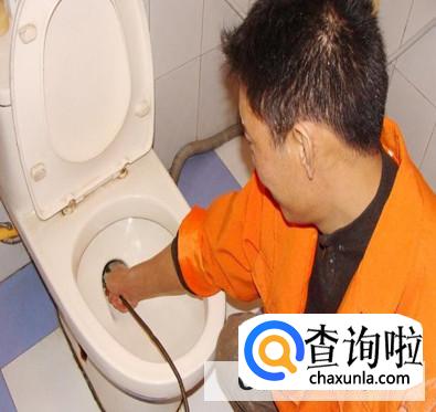 马桶掉进硬物该如何疏通