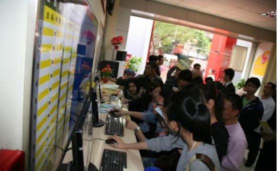 普通人真的能中彩票吗?